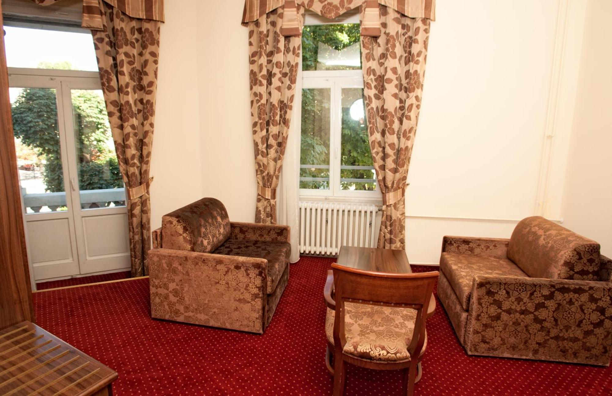 Continental Hotel 3*